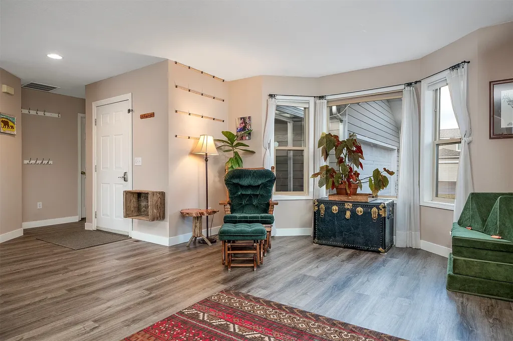 112 O'brien Terrace Bigfork MT 59911