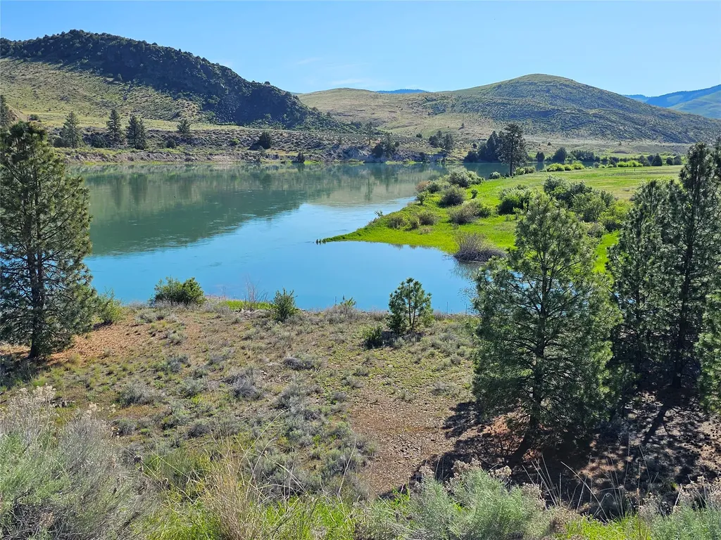 25 Happys Way Plains MT 59859