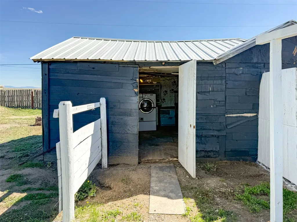 654 5th Avenue Ulm MT 59485