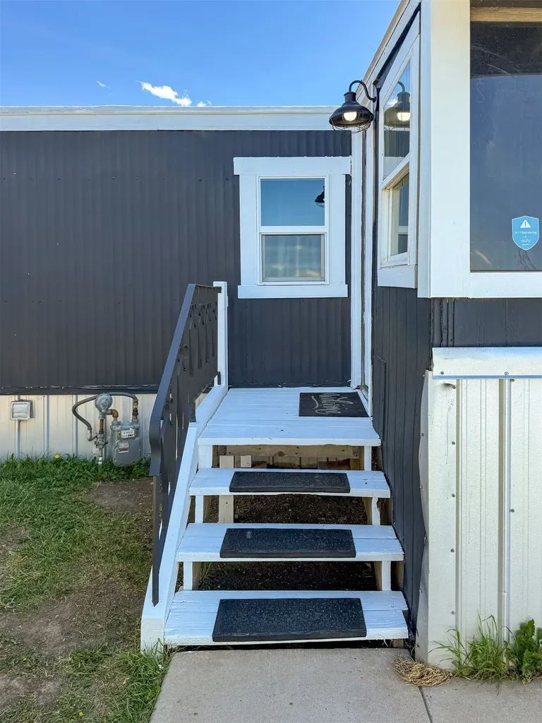 654 5th Avenue Ulm MT 59485