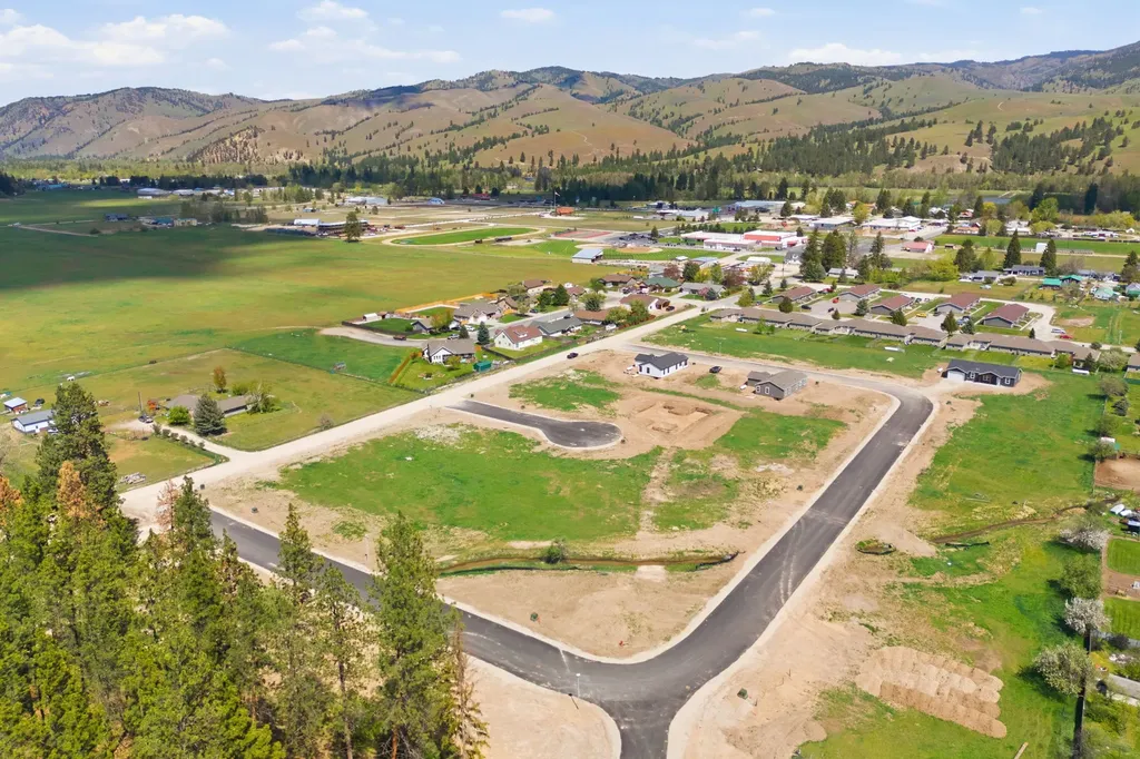 131 Nicholson Way Darby MT 59829