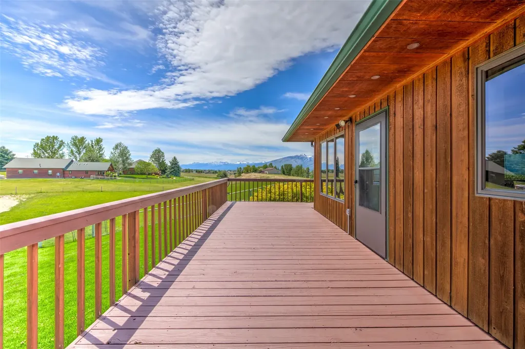 675 Warbler Lane Corvallis MT 59828