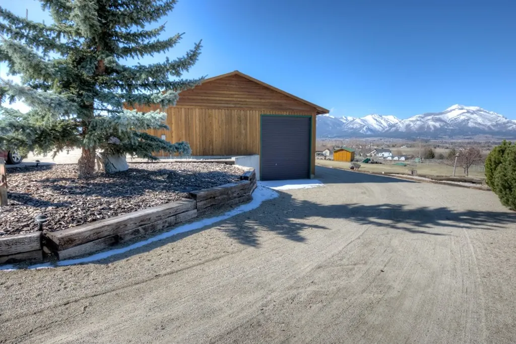 675 Warbler Lane Corvallis MT 59828