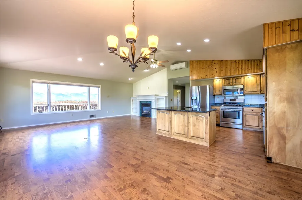 675 Warbler Lane Corvallis MT 59828