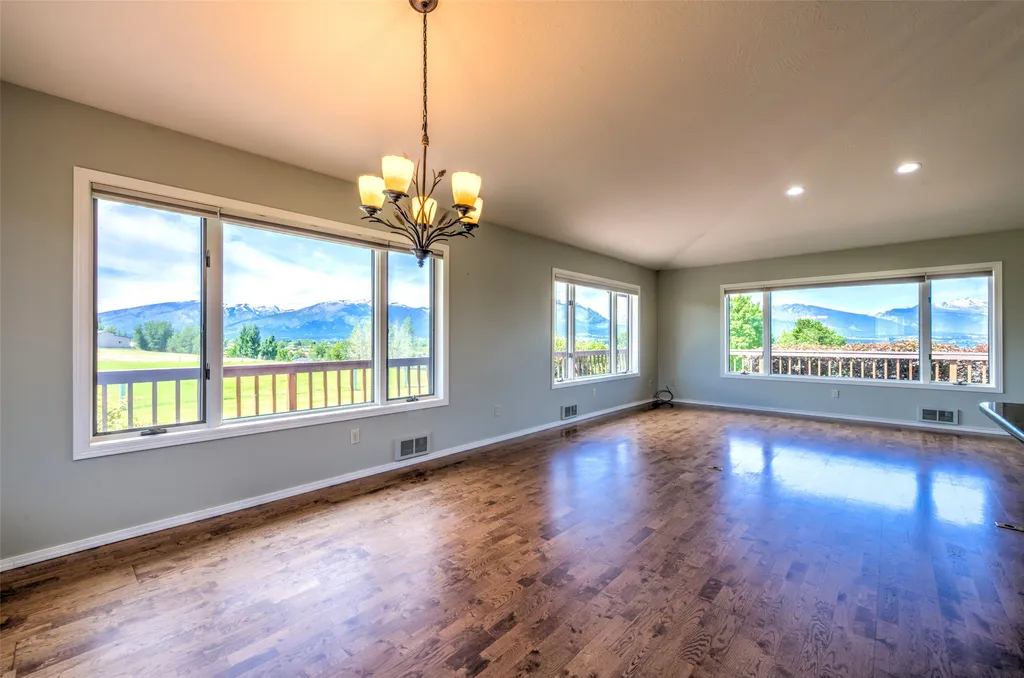 675 Warbler Lane Corvallis MT 59828