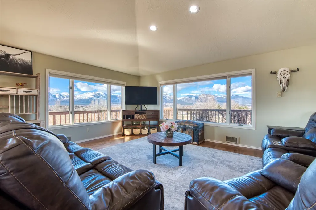 675 Warbler Lane Corvallis MT 59828