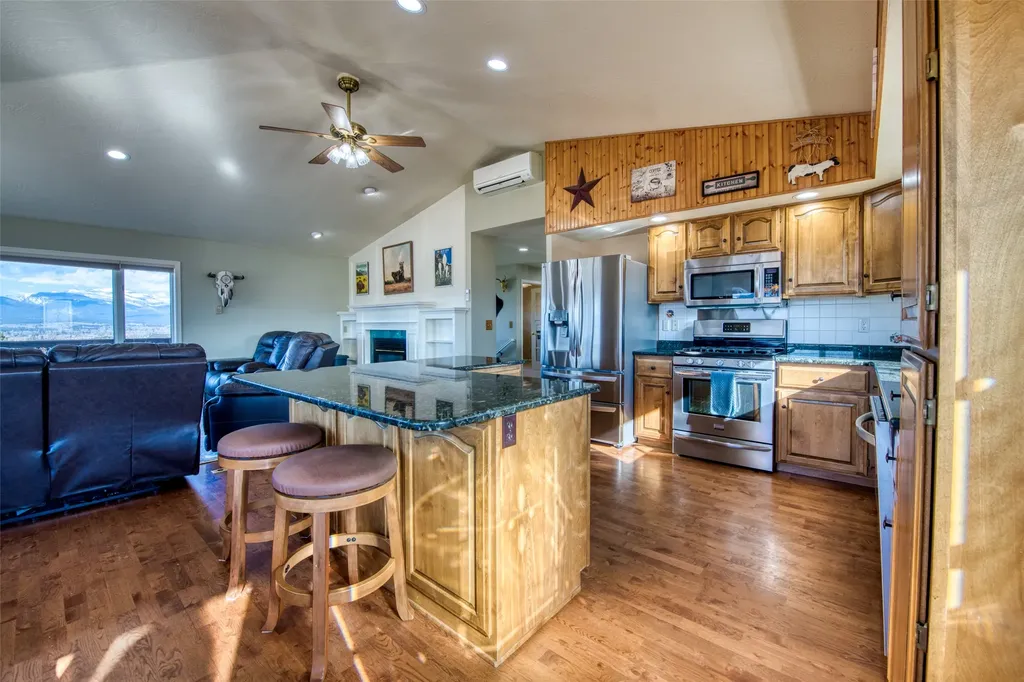 675 Warbler Lane Corvallis MT 59828