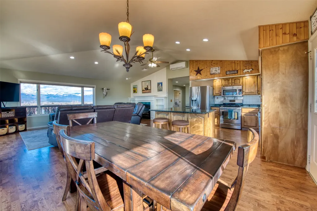675 Warbler Lane Corvallis MT 59828