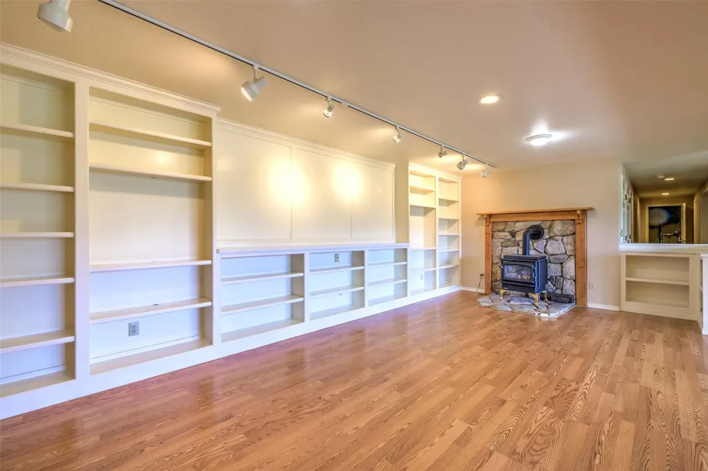675 Warbler Lane Corvallis MT 59828