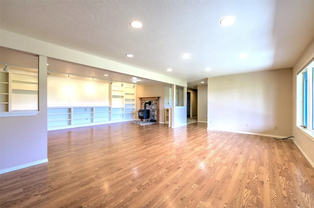 675 Warbler Lane Corvallis MT 59828