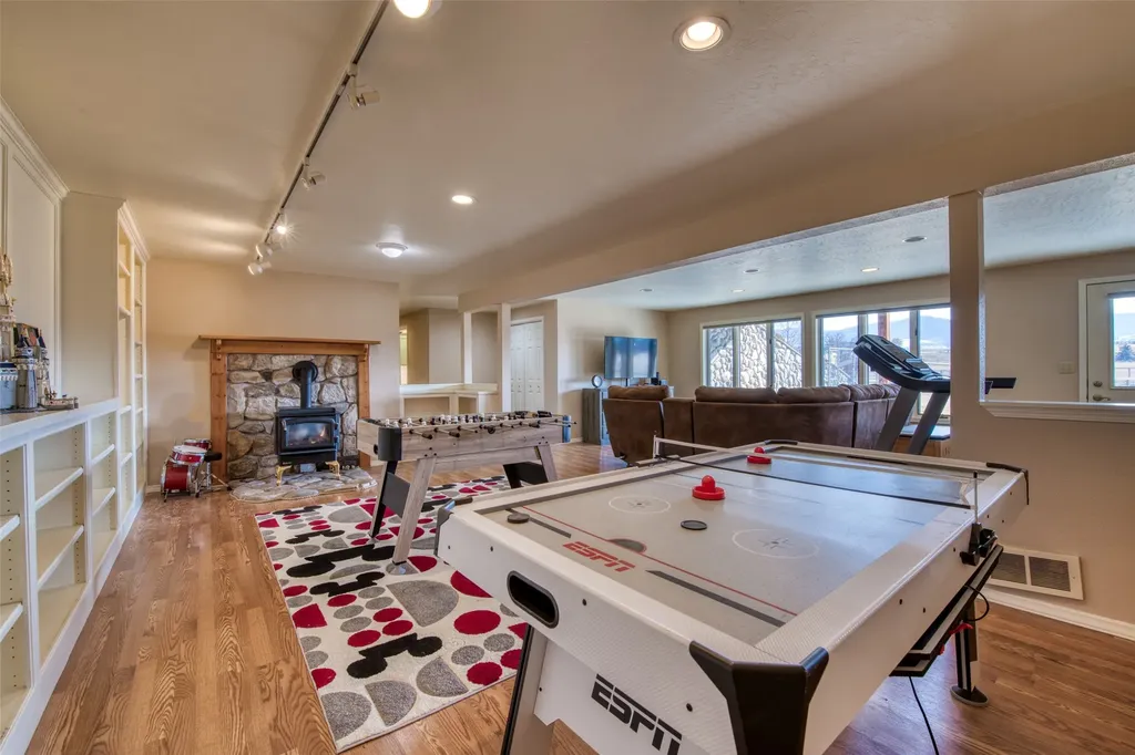 675 Warbler Lane Corvallis MT 59828