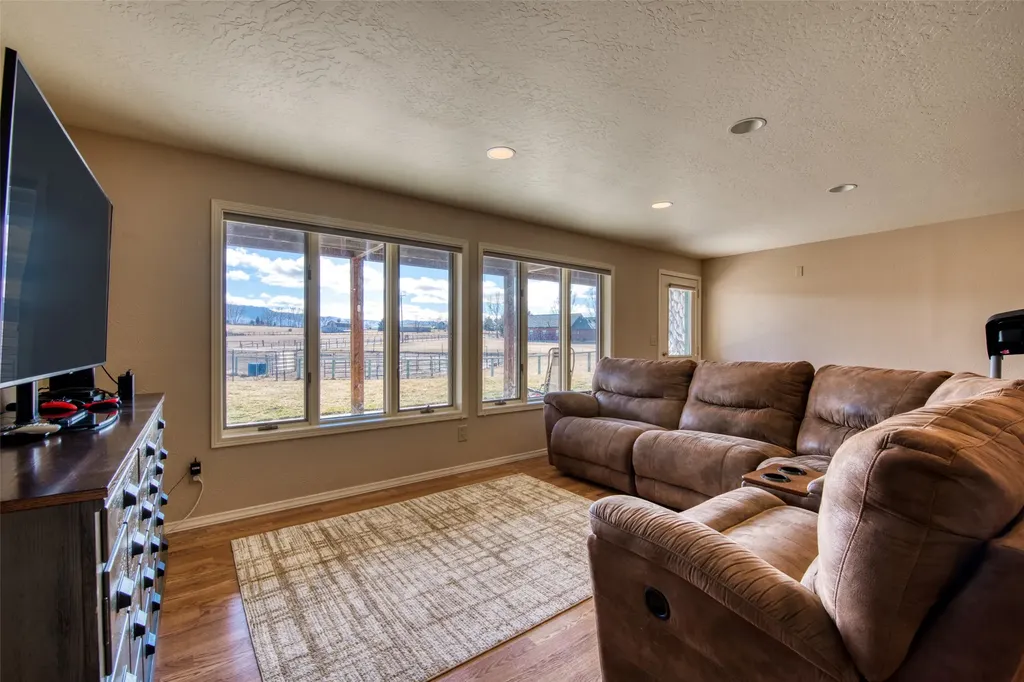 675 Warbler Lane Corvallis MT 59828
