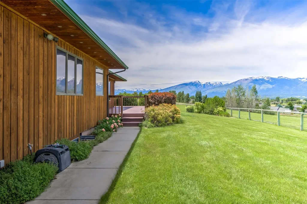 675 Warbler Lane Corvallis MT 59828