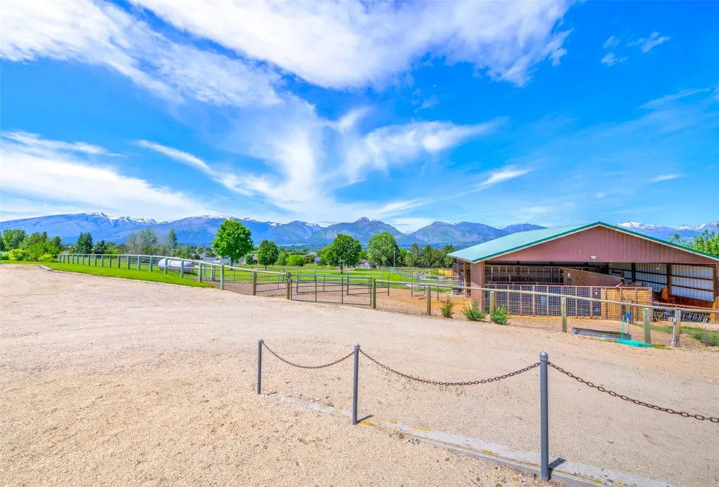 675 Warbler Lane Corvallis MT 59828