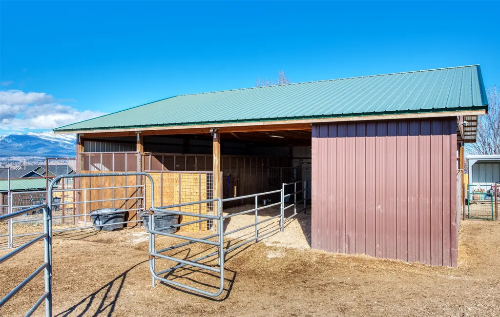 675 Warbler Lane Corvallis MT 59828