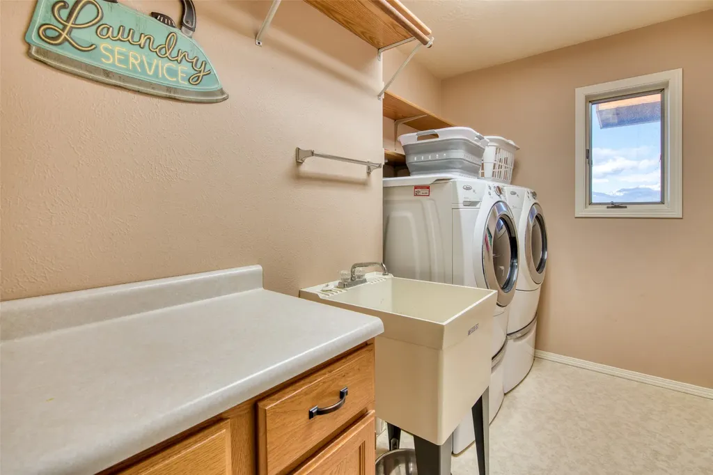 675 Warbler Lane Corvallis MT 59828