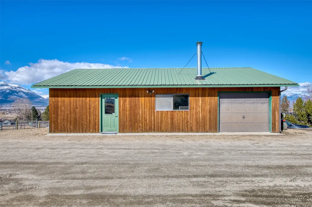 675 Warbler Lane Corvallis MT 59828