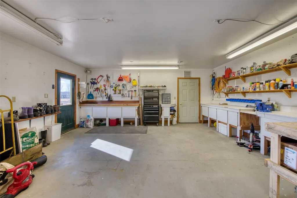 675 Warbler Lane Corvallis MT 59828