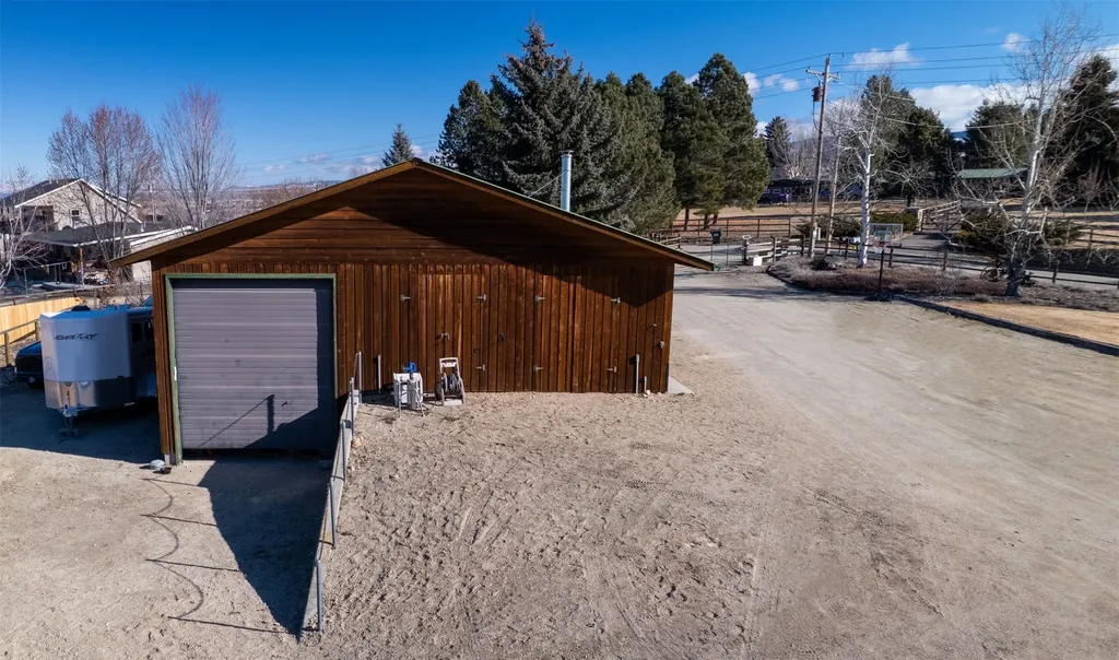 675 Warbler Lane Corvallis MT 59828