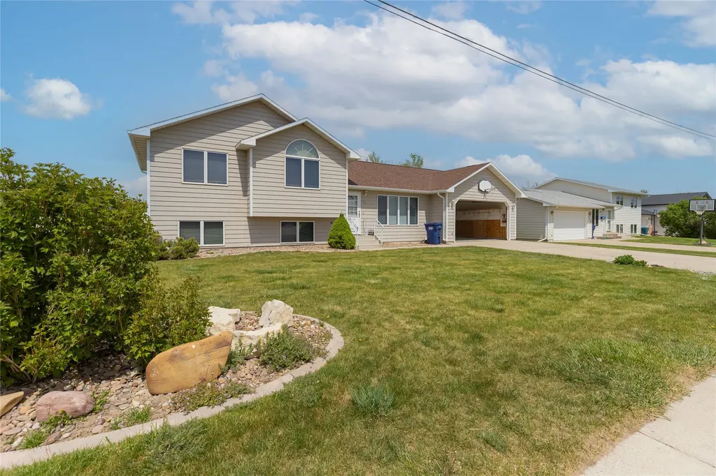 325 33rd Avenue NE Great Falls MT 59404