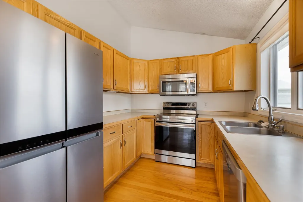 325 33rd Avenue NE Great Falls MT 59404