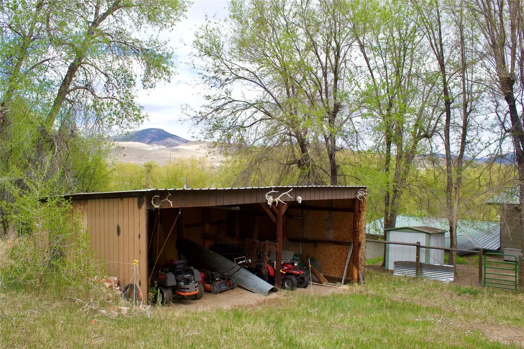 Whitehall MT 59759