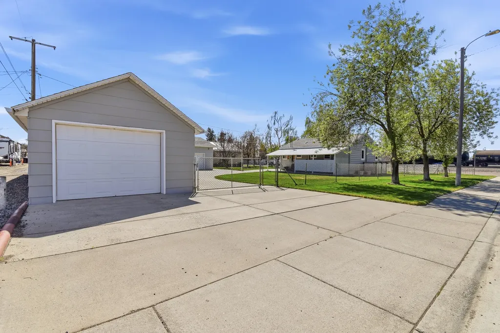 1027 3rd Avenue SW Great Falls MT 59404