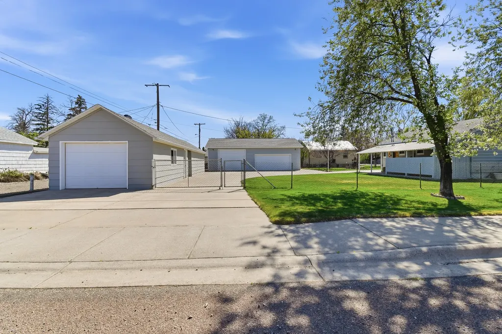 1027 3rd Avenue SW Great Falls MT 59404