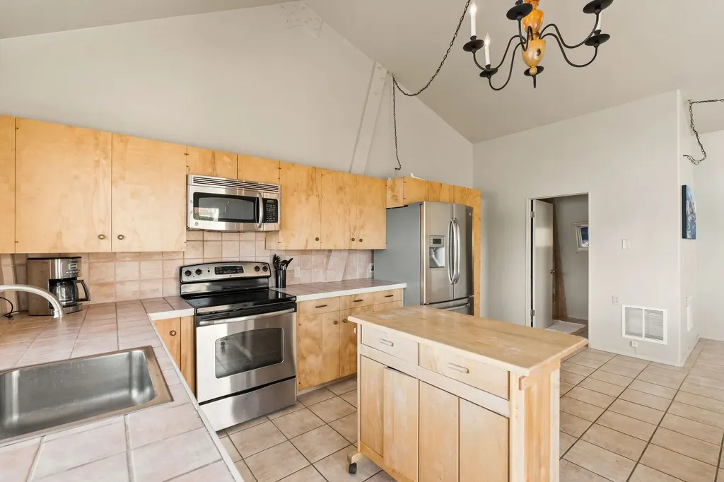 38595 Tan A Bryn Road Rollins MT 59931