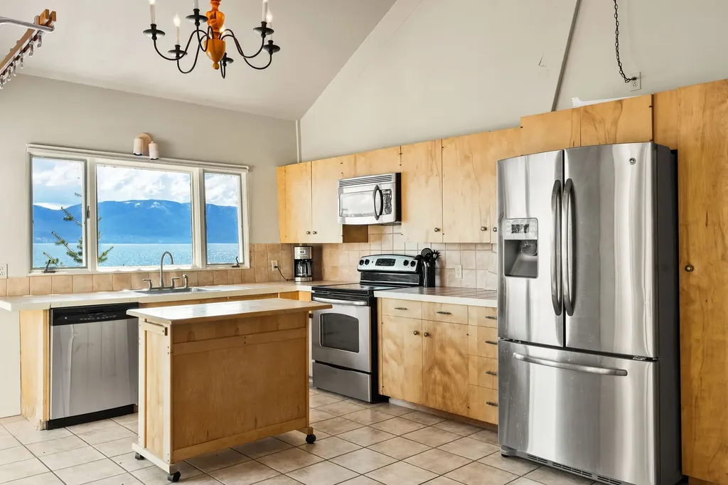 38595 Tan A Bryn Road Rollins MT 59931