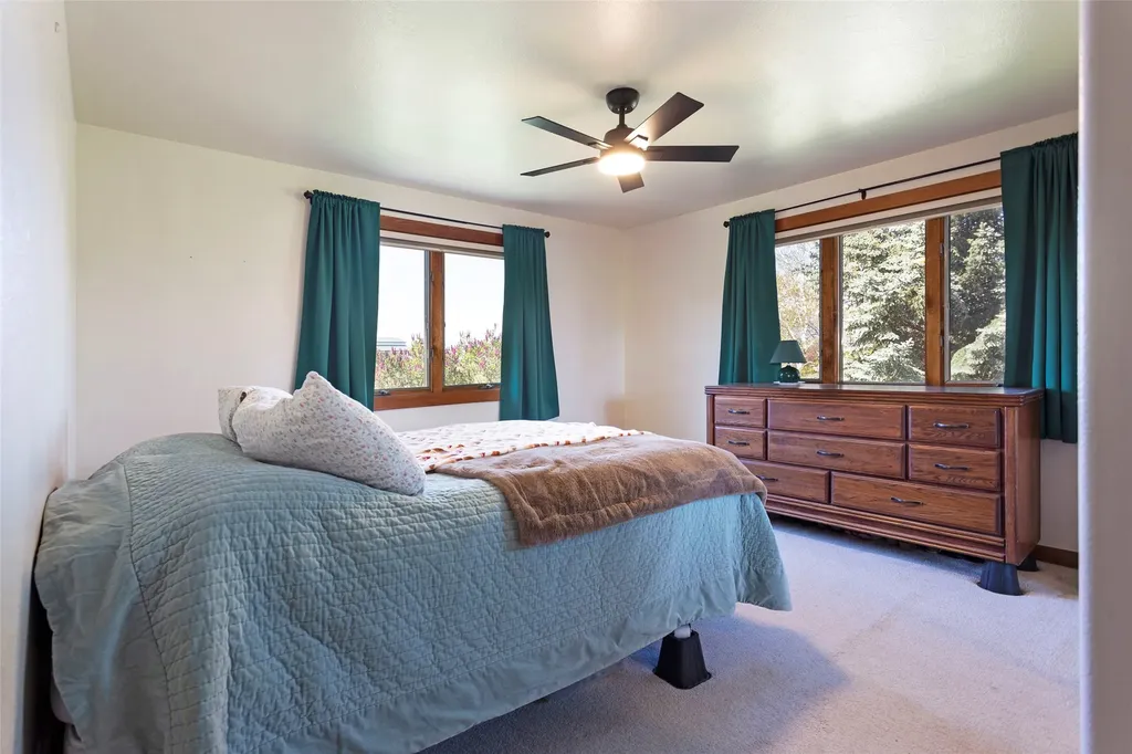 1741 Sutherland Lane Corvallis MT 59828