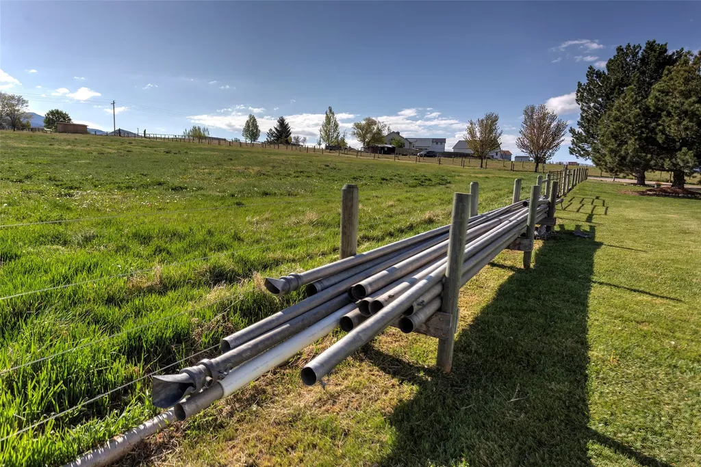1741 Sutherland Lane Corvallis MT 59828