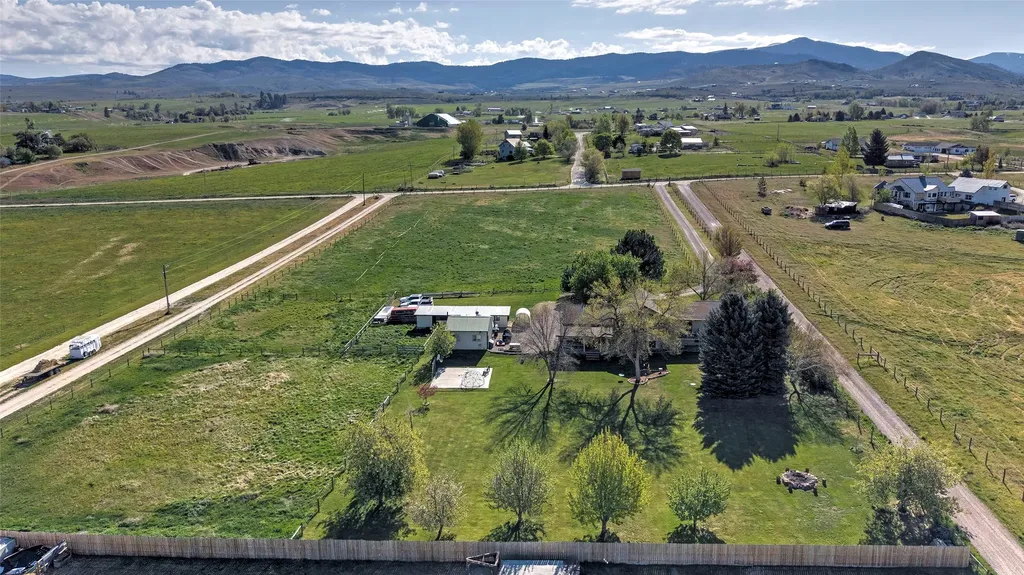 1741 Sutherland Lane Corvallis MT 59828
