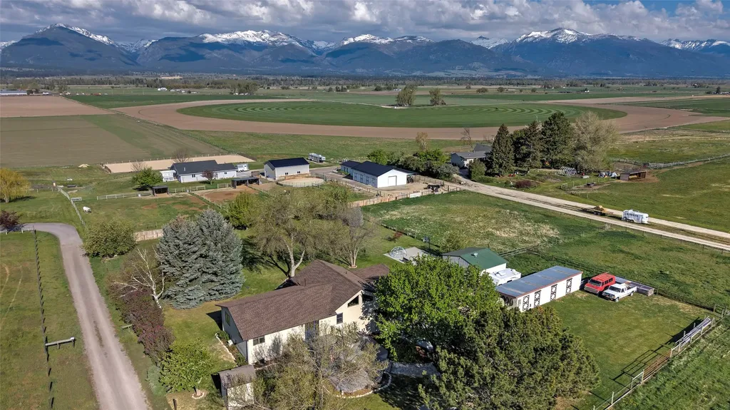 1741 Sutherland Lane Corvallis MT 59828