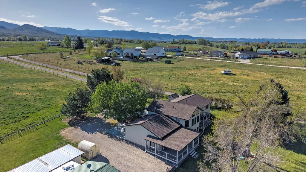 1741 Sutherland Lane Corvallis MT 59828