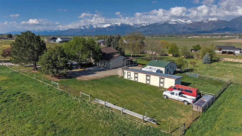 1741 Sutherland Lane Corvallis MT 59828