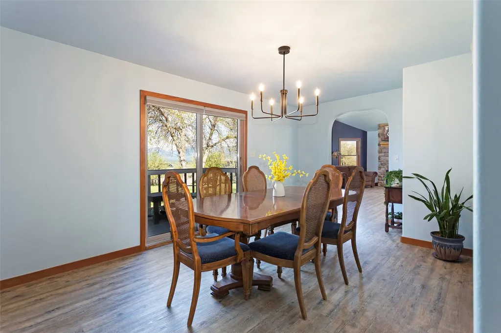 1741 Sutherland Lane Corvallis MT 59828