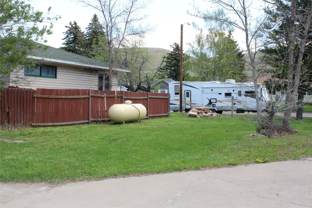 166 Castner Street Belt MT 59412