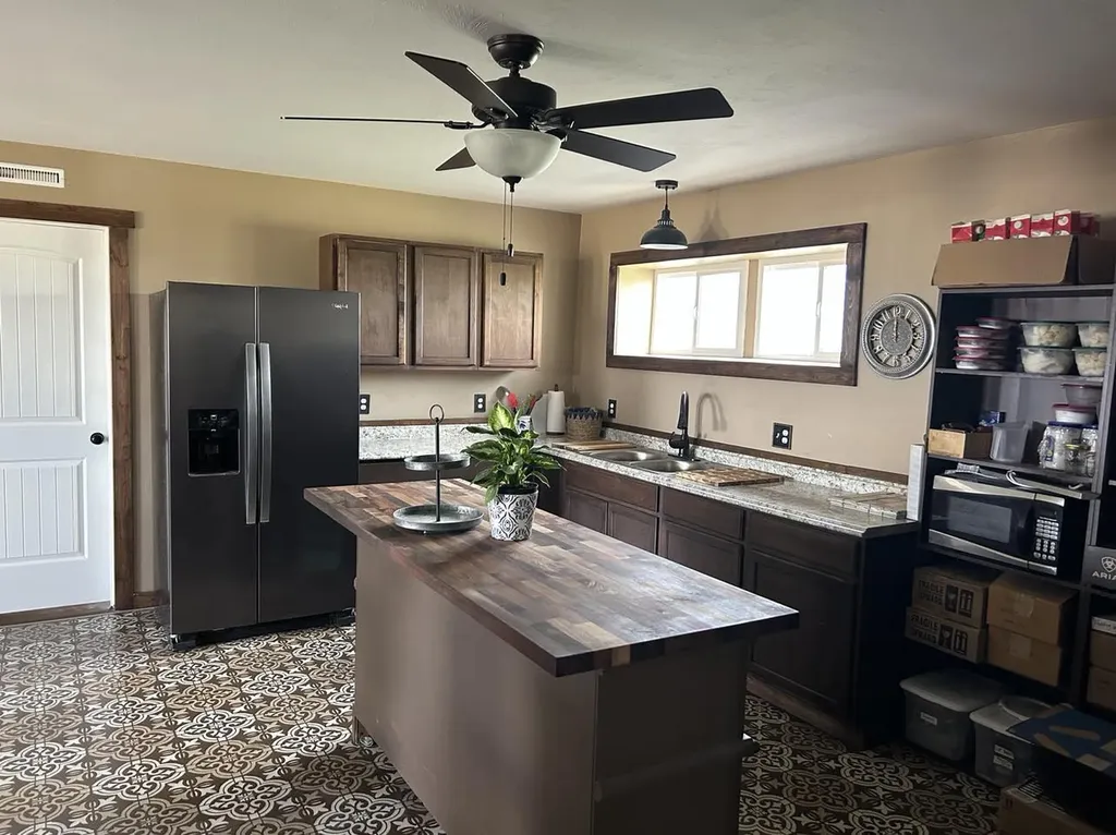 55 Mills Road Whitehall MT 59759