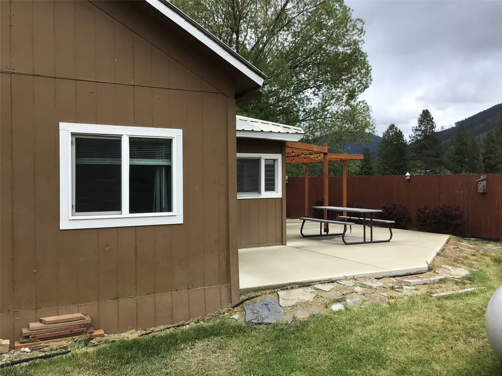 406 Main Street St Regis MT 59866