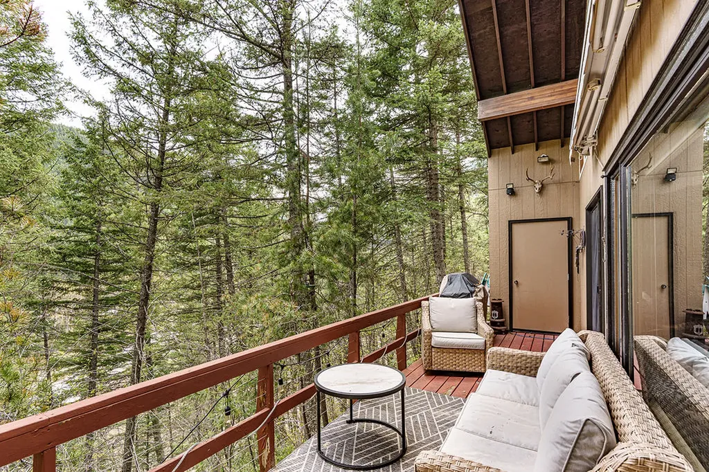 426 Parma Drive Essex MT 59916