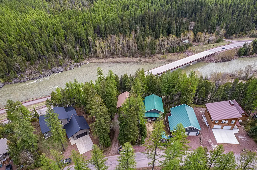 426 Parma Drive Essex MT 59916