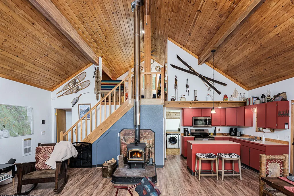 426 Parma Drive Essex MT 59916