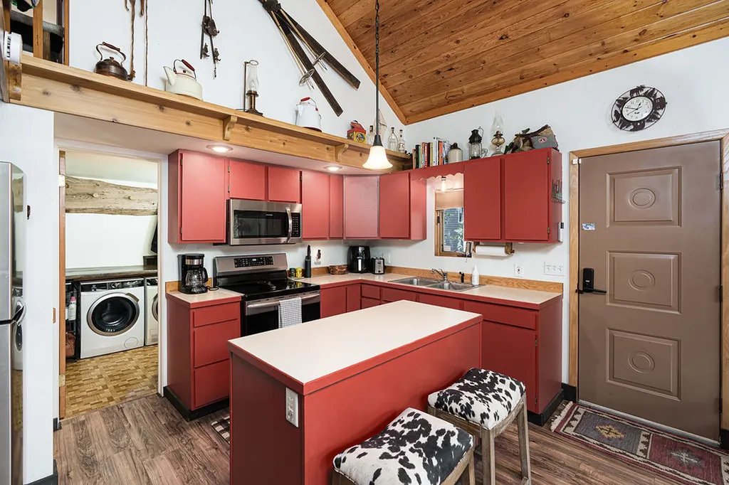 426 Parma Drive Essex MT 59916