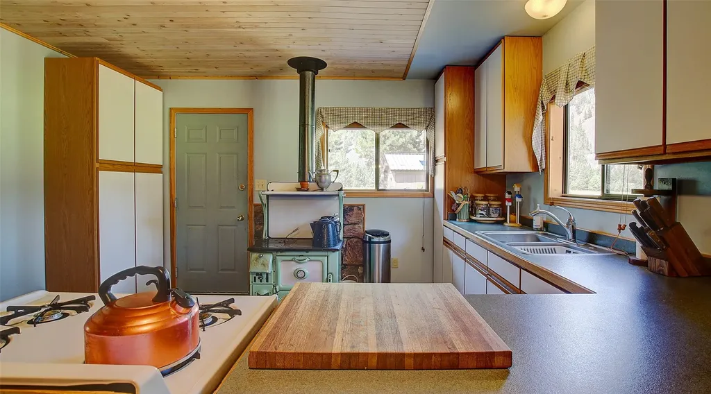 60 Idle Hour Way Clinton MT 59825