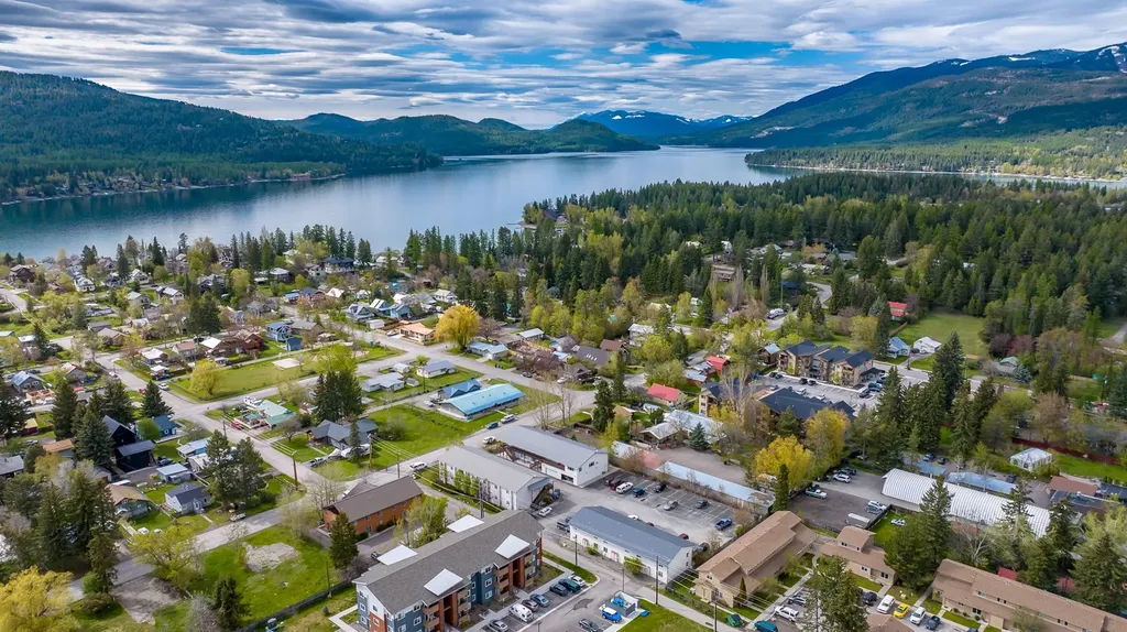 121 Iowa Avenue Whitefish MT 59937