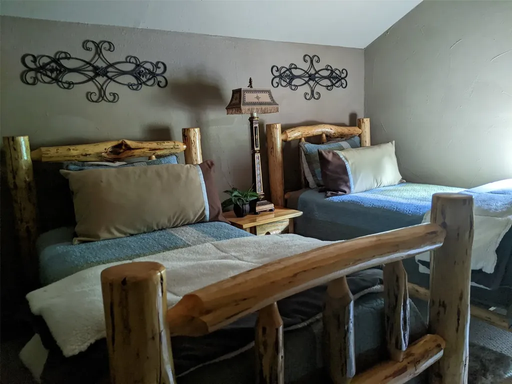 70 Mountain Road Plains MT 59859
