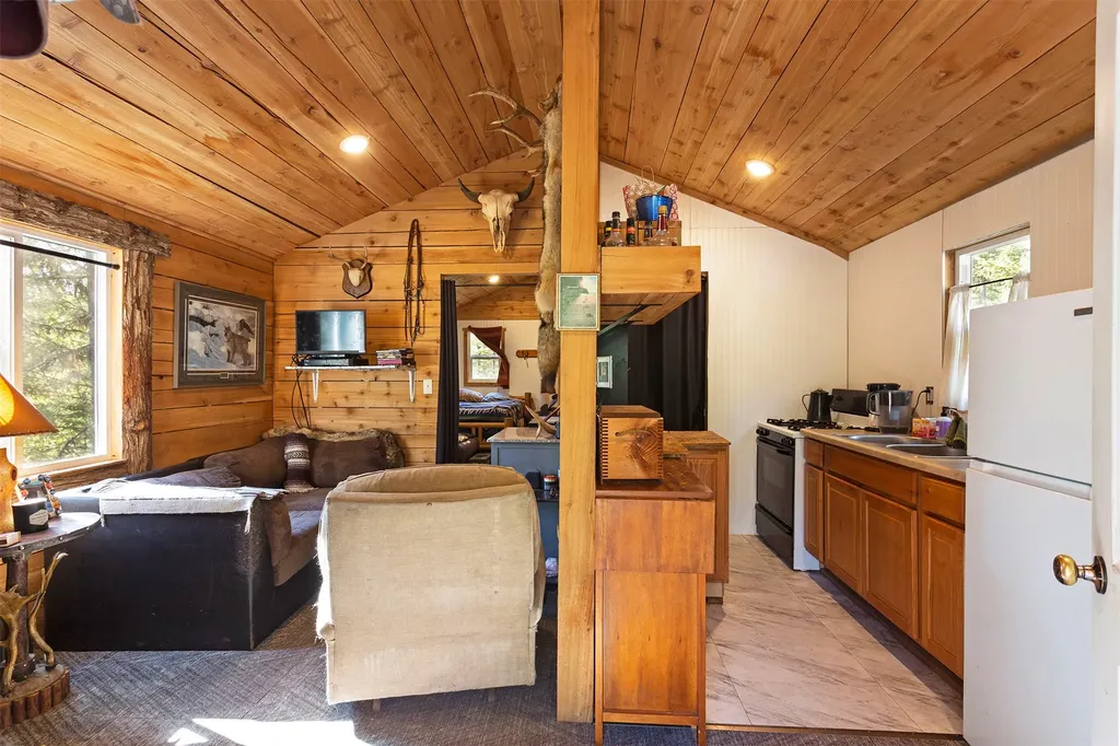949 Verde Creek Road Superior MT 59872