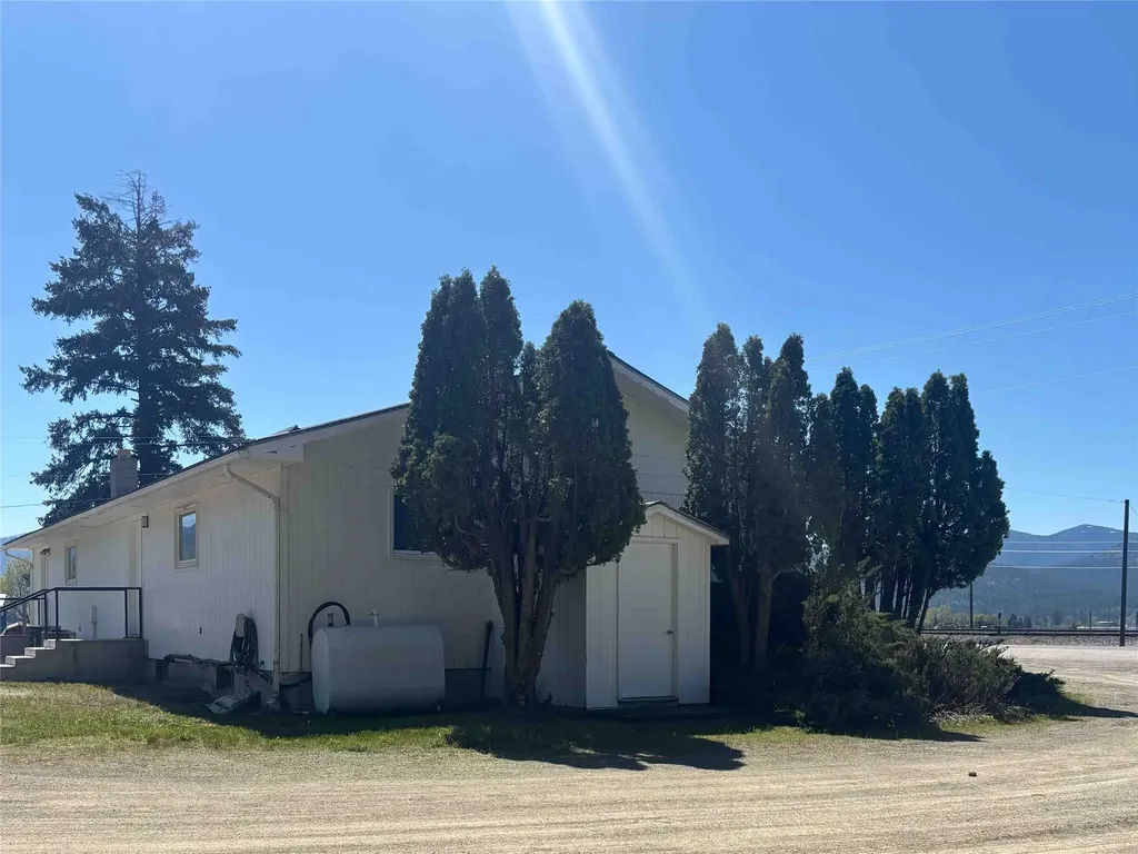 7487 Mount Highway 200 Plains MT 59859