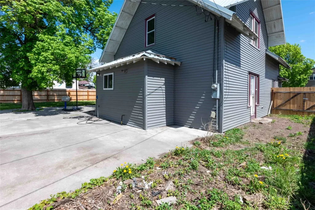 103 W Meany Street Plains MT 59859